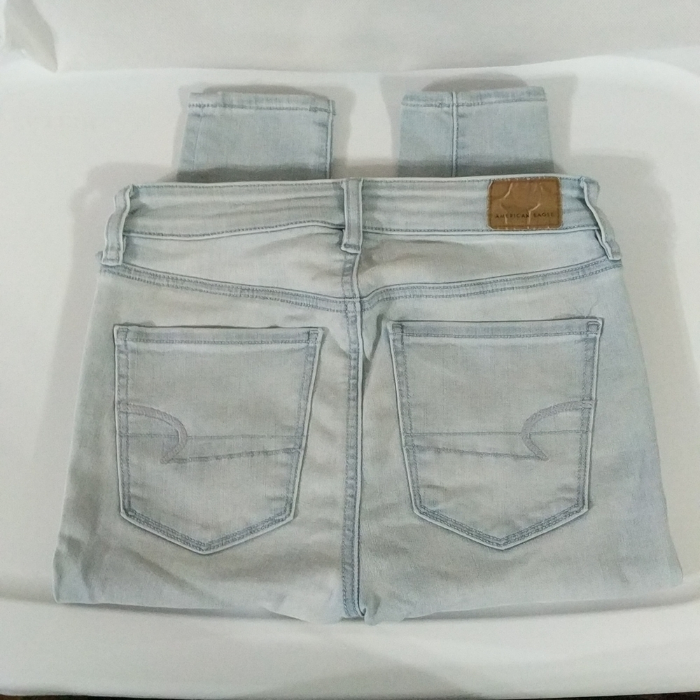 𝅺American Eagle Light Wash Hi-Rise Jeggings Next Level Stretch Jeans - size 2 - Picture 6 of 9